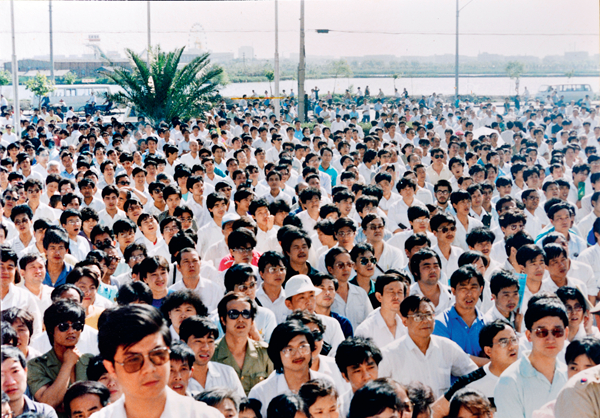 從“地攤兒”走向現(xiàn)代化市場