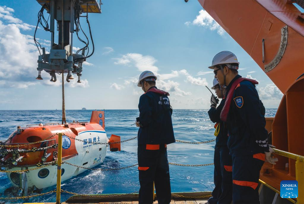 Over 900 pieces of relics retrieved from shipwrecks in South China Sea