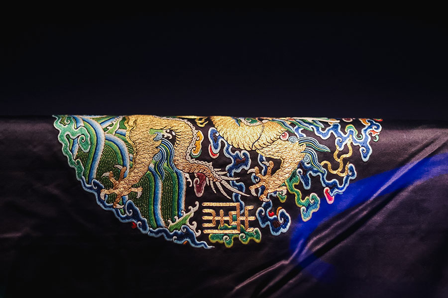 Symbolism of colors in Qing Dynasty fashion on display in Beijing