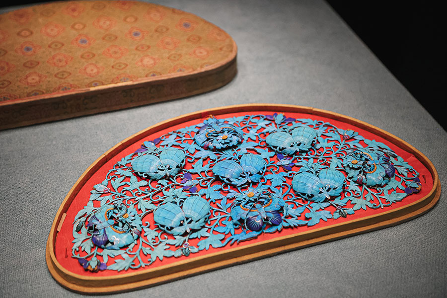 Symbolism of colors in Qing Dynasty fashion on display in Beijing