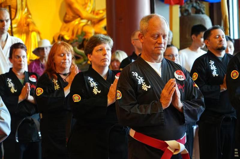 US Shaolin kung fu practitioners visit Fujian temple