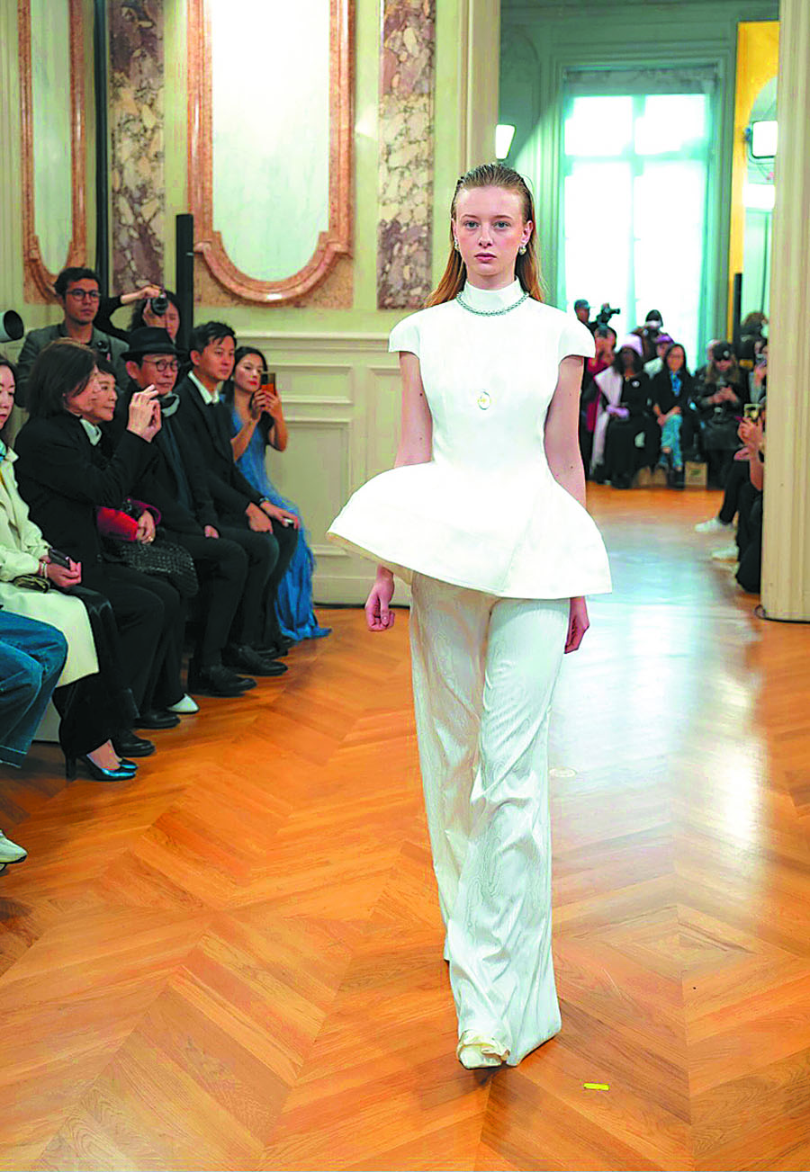 Chinese fashion struts on global stage